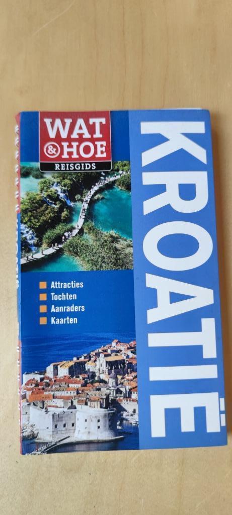 Pakketje reisgidsen Nepal Frankrijk Cuba Kroatië, Ophalen of Verzenden, Zo goed als nieuw, Reisgids of -boek, Lonely Planet