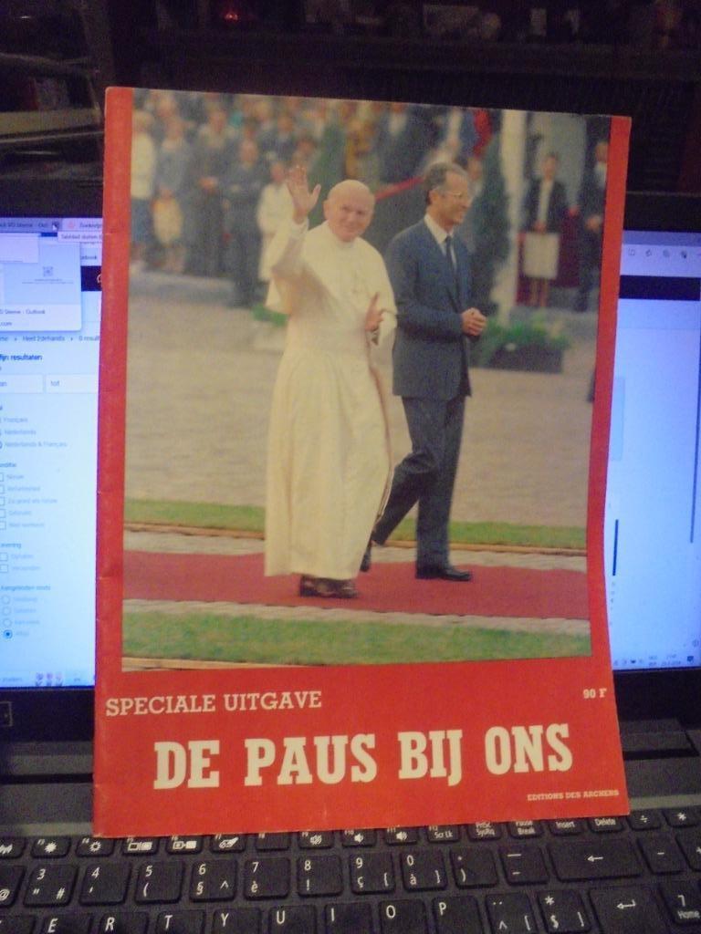 De paus bij ons, Boeken, Tijdschriften en Kranten, Ophalen of Verzenden, Gelezen, Overige typen