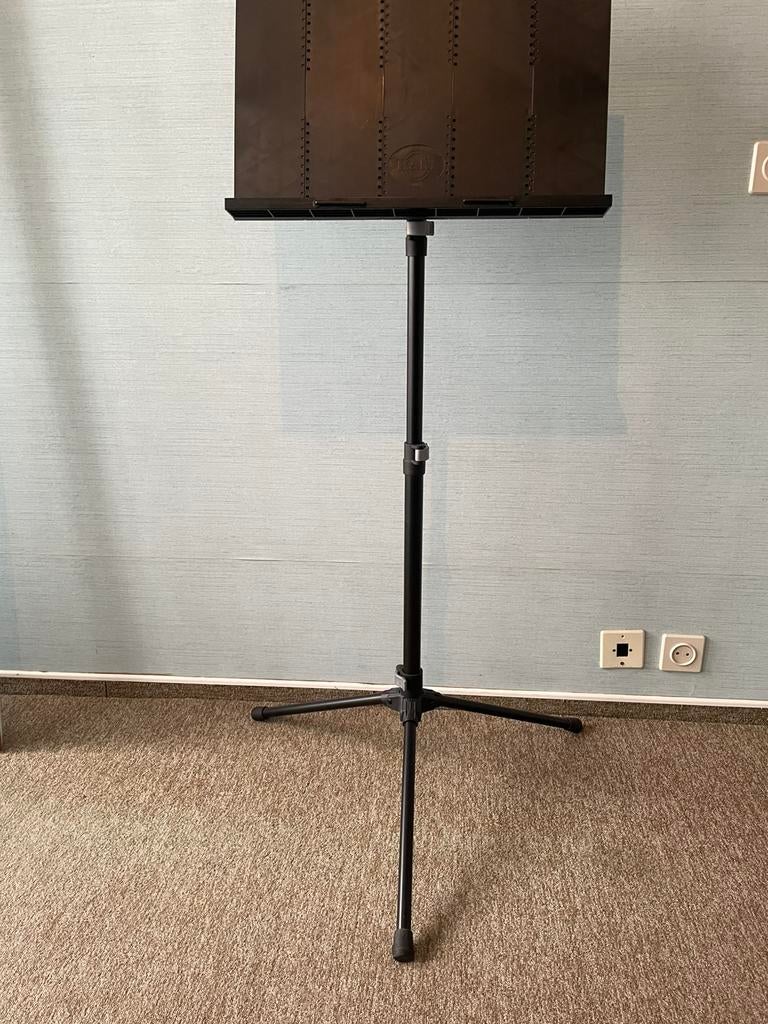 Konig & Meyer 12125 partituurstatief XXL hoogteverstelling, Muziek en Instrumenten, Standaarden, Ophalen, Zo goed als nieuw