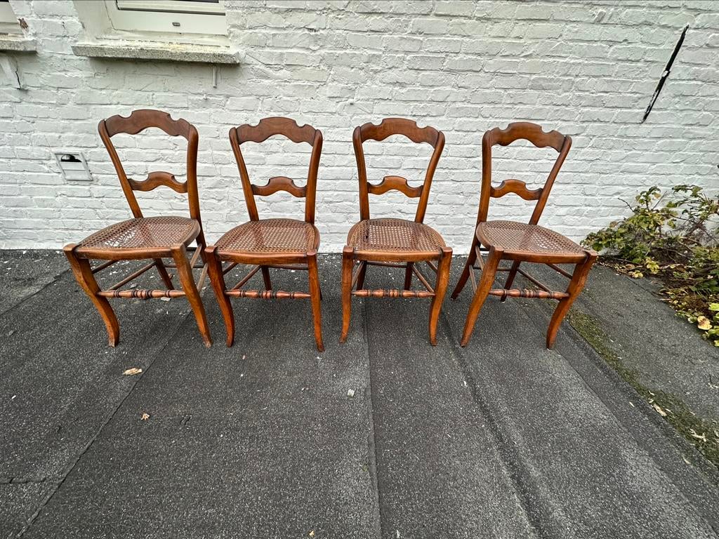 Antieke stoelen, Ophalen, Gebruikt