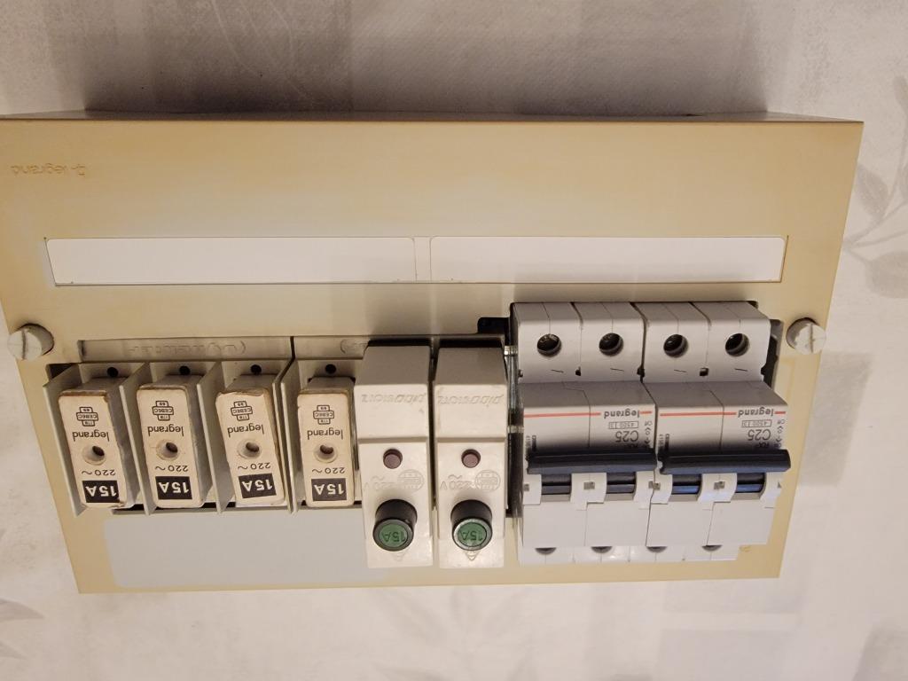 Coffret électrique, Enlèvement, Utilisé
