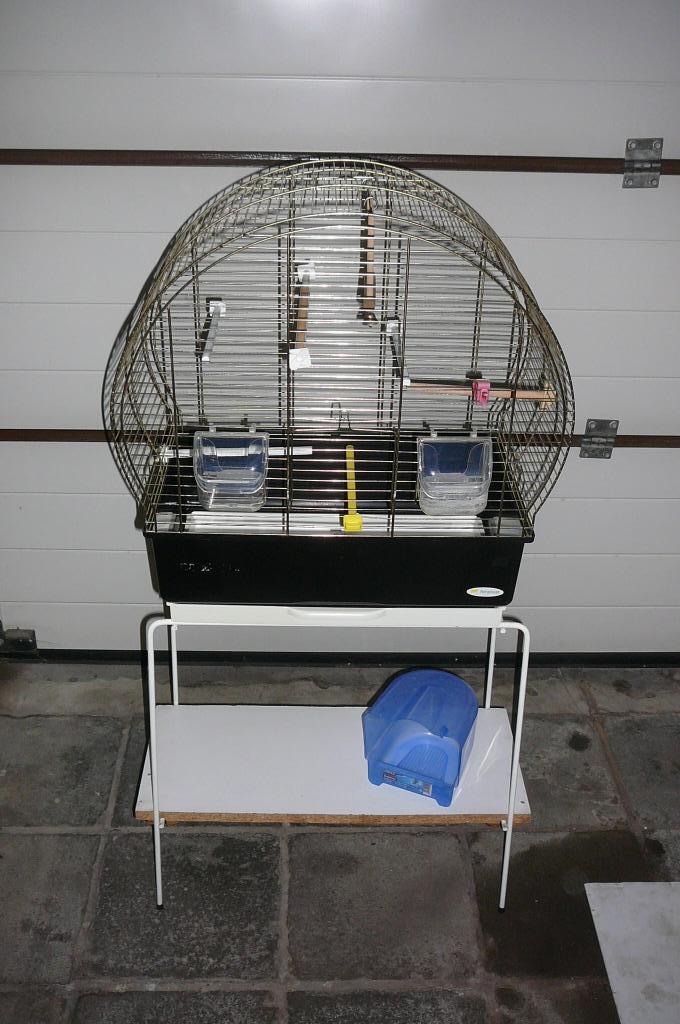 Mooie vogelkooi op staander FERPLAST, Animaux & Accessoires, Oiseaux | Cages & Volières, Cage à oiseaux, Enlèvement
