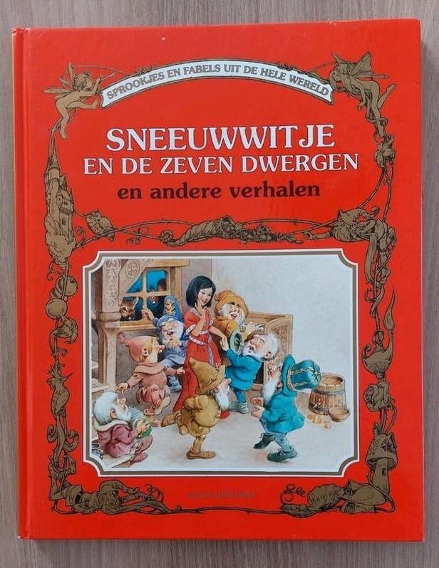 SNEEUWWITJE EN DE 7 DWERGEN EN ANDERE VERHALEN, Boeken, Ophalen of Verzenden, Gelezen