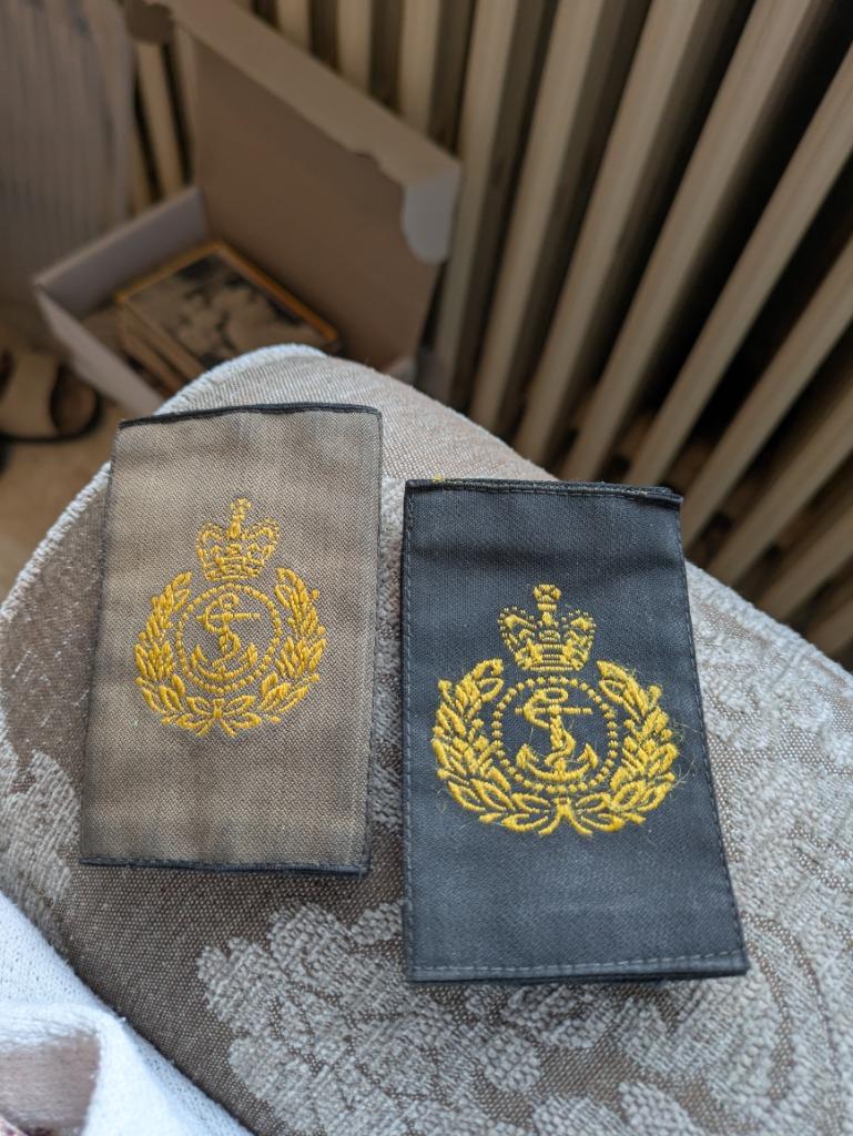 British Royal Navy, Verzamelen, Militaria | Algemeen, Ophalen of Verzenden, Marine, Embleem of Badge