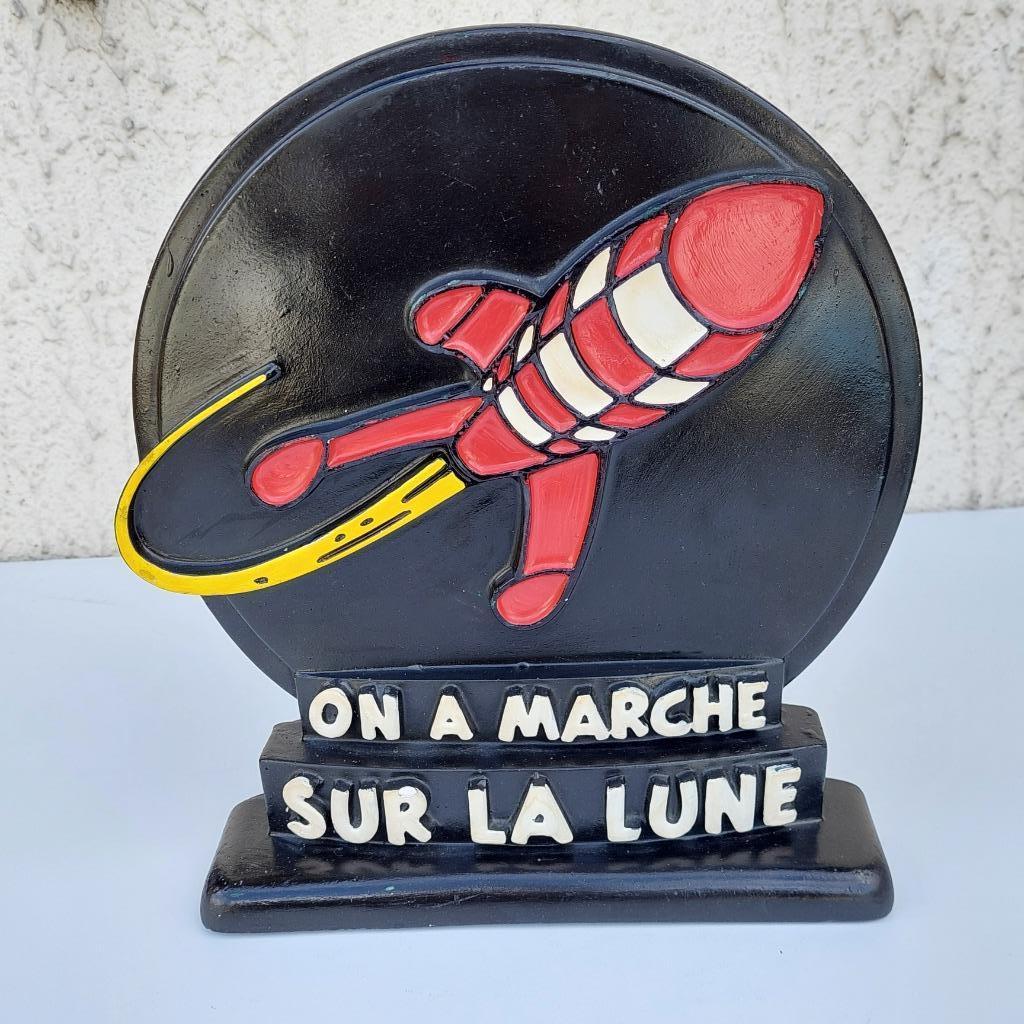 PRESENTOIR POSTURE TINTIN ON A MARCHE SUR LA LUNE PLATRE TBE, Collections, Collections Autre, Utilisé, Enlèvement ou Envoi