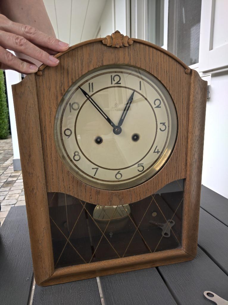 wandslingerklok Junghans jaren 1940, Ophalen