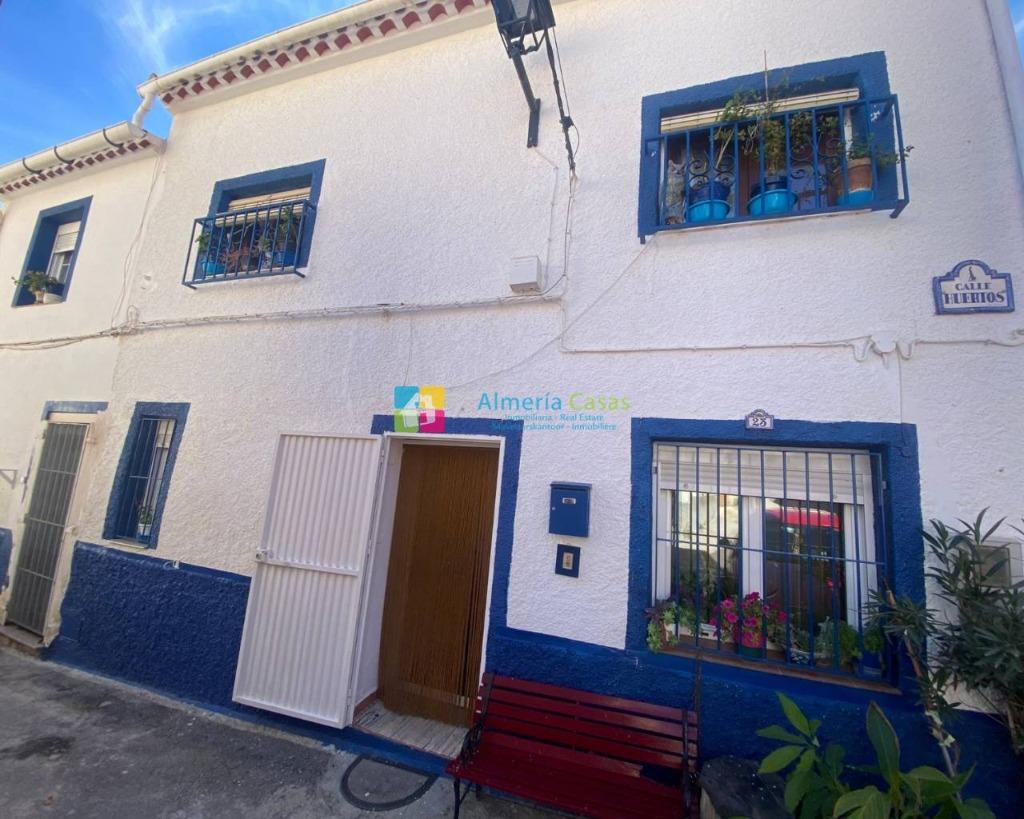 Spanje, Andalusië. Dorpshuis 5 slaapkamers en 2 badkamers, Immo, Dorp, Spanje, Chirivel, Woonhuis