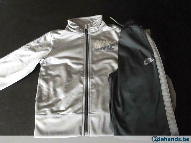 Training Nike maat 122/128, Gebruikt, Jongen, Trui of Vest