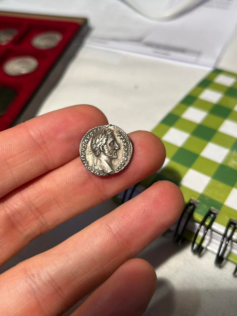 Romeinse Antoninus Pius denarius met incuus, Enlèvement ou Envoi