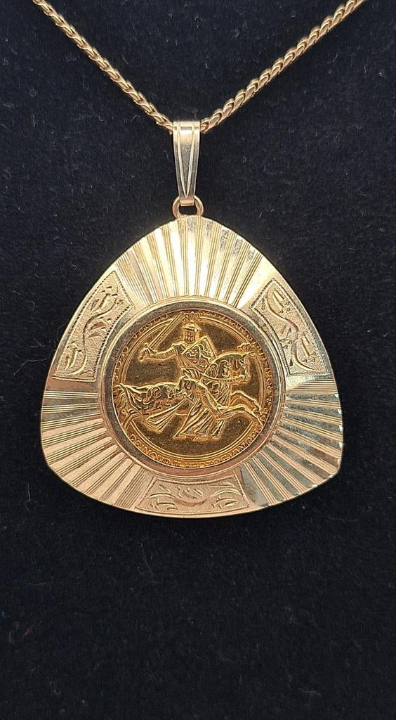 Grote gouden hanger met ketting. 14k en 18k, Antiek en Kunst, Antiek | Zilver en Goud, Goud, Verzenden