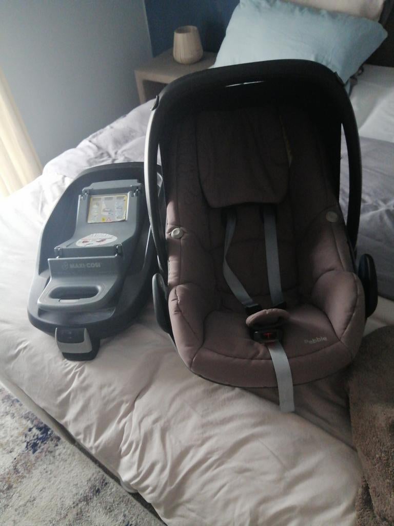 pepple maxicosy met familyfix, Ophalen, Gebruikt