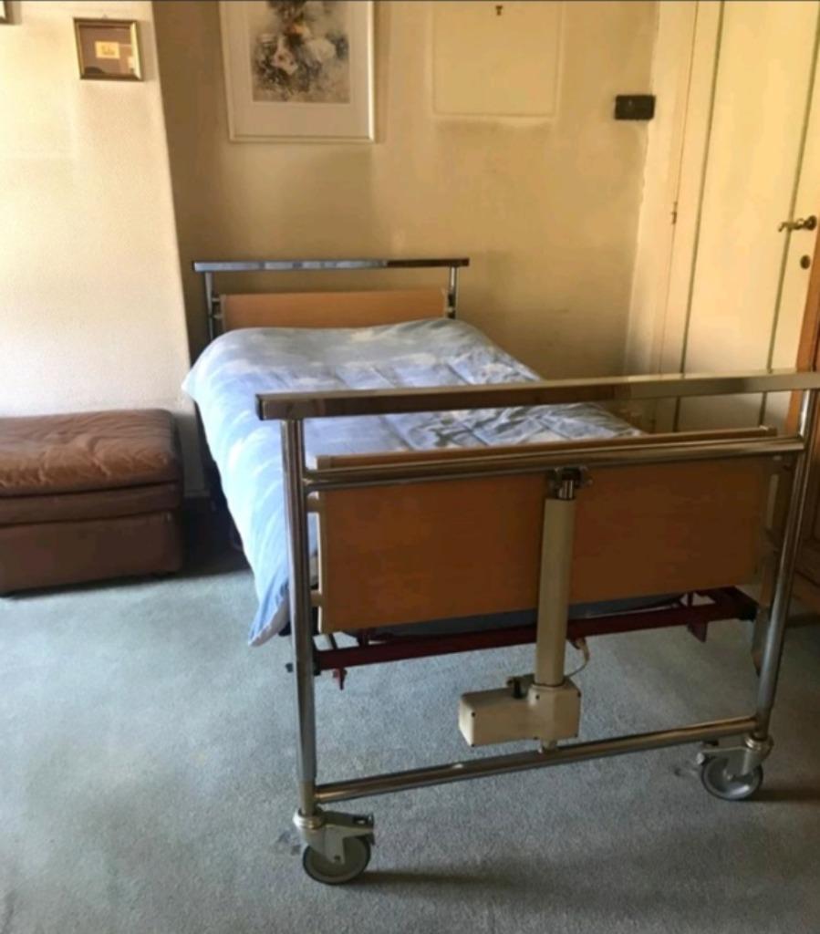 Lit d’hôpital, Enlèvement, Comme neuf