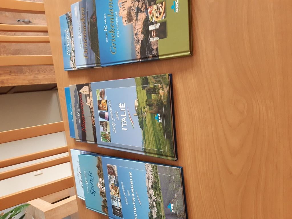 Toeren en tafelen. KBC Zalig genieten. KBC, Boeken, Ophalen of Verzenden, Nieuw, Frankrijk