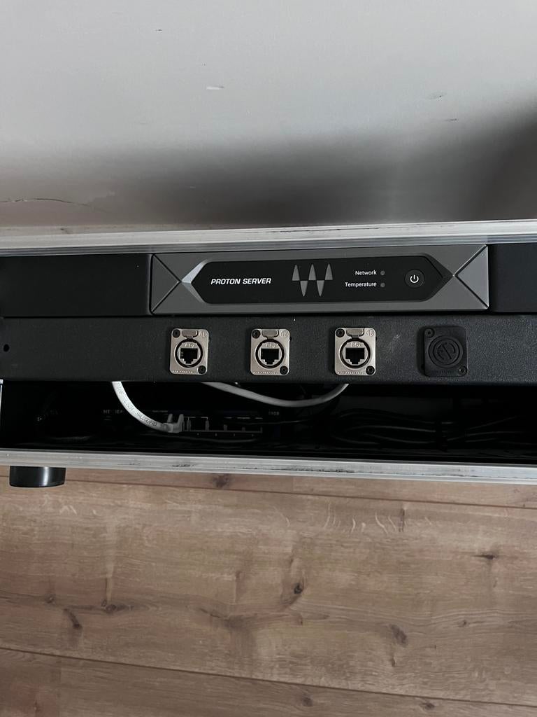 Waves proton server, Ophalen, Zo goed als nieuw