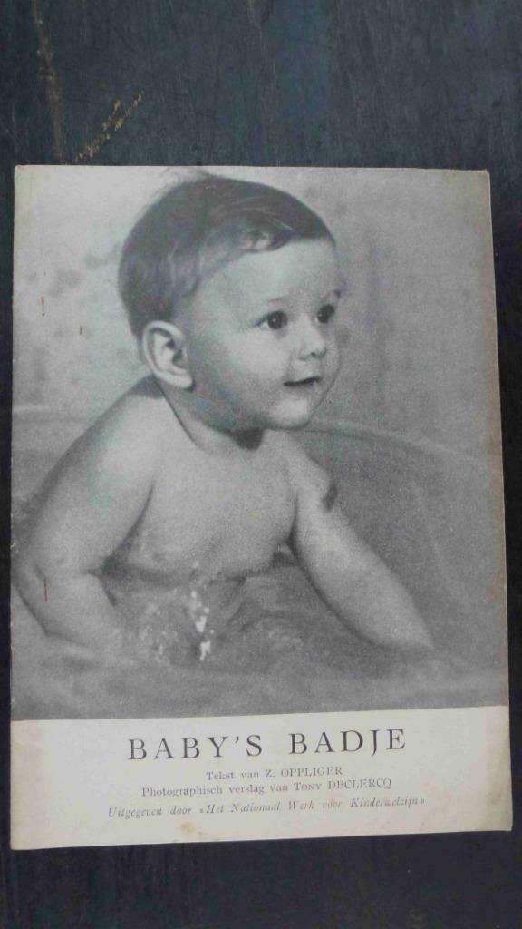oud boekje Aan een jonge moeder reeks nr 2 Baby's badje 1950, Antiek en Kunst, Verzenden