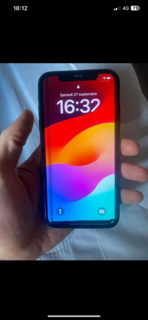 iphone 11 bon etat ios 18.6 Prix non negociable, Enlèvement ou Envoi, Comme neuf, Noir, IPhone 11