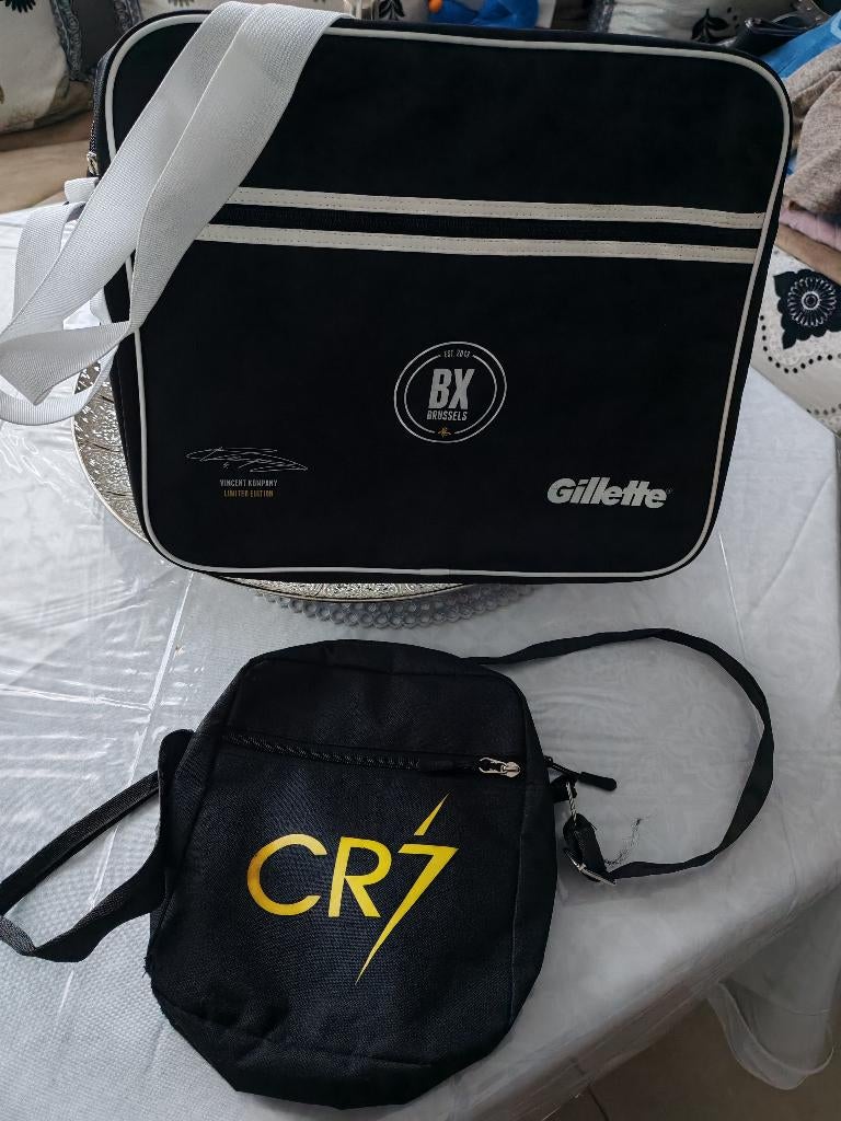 À vendre 2 sac à main homme 10eur, Bijoux, Sacs & Beauté, Sacs | Sacs à bandoulière, Enlèvement ou Envoi