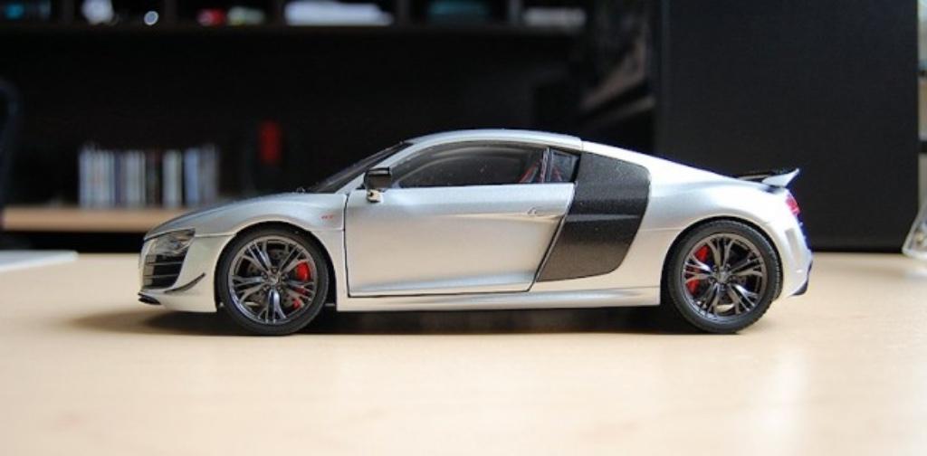 1/18 Kyosho Audi R8 GT (Zilver), Hobby & Loisirs créatifs, Voitures miniatures | 1:18, Enlèvement ou Envoi, Comme neuf, Voiture