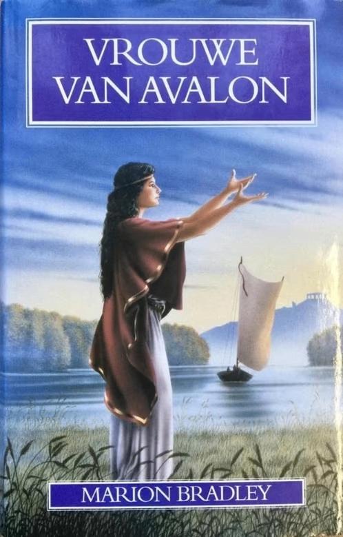 Vrouwe van Avalon / Marion Bradley, Boeken, Ophalen of Verzenden, Gelezen