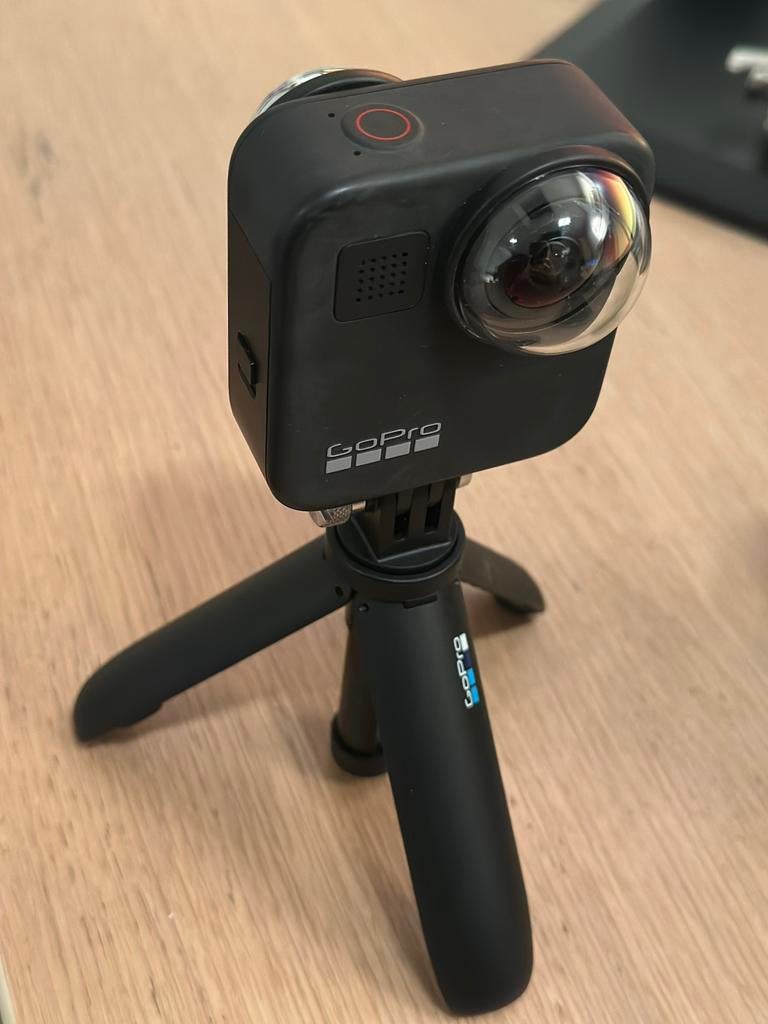 GoPro MAX 360 trépied + chargeur + carte SD de 64 Go, Enlèvement