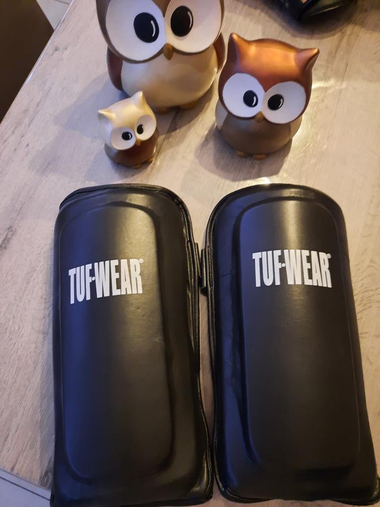 Protège-tibias Tuf-wear taille L-XL, Enlèvement ou Envoi
