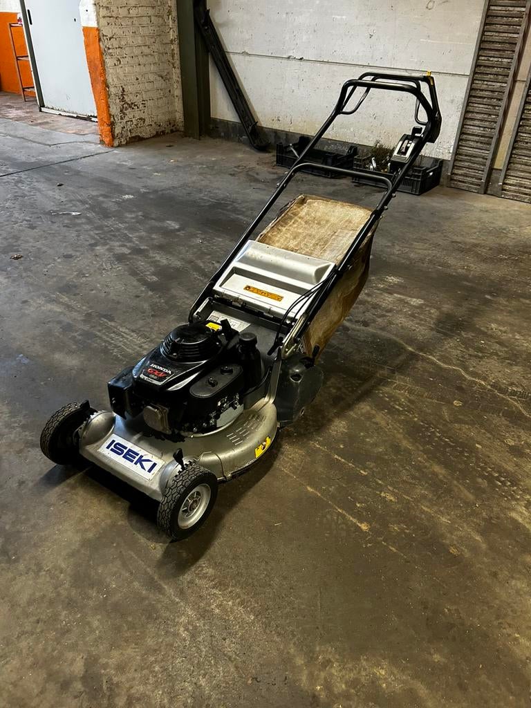 Iseki grasmaaier met rol, Tuin en Terras, Grasmaaiers, Ophalen, Zo goed als nieuw