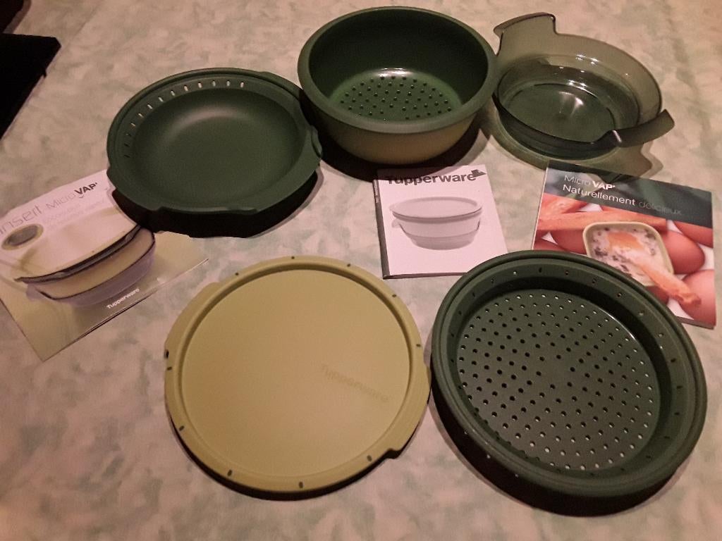 Lot cuiseur micro-ondes Tupperware + livrets de recettes, Maison & Meubles, Cuisine| Tupperware, Comme neuf, Vert, Enlèvement ou Envoi
