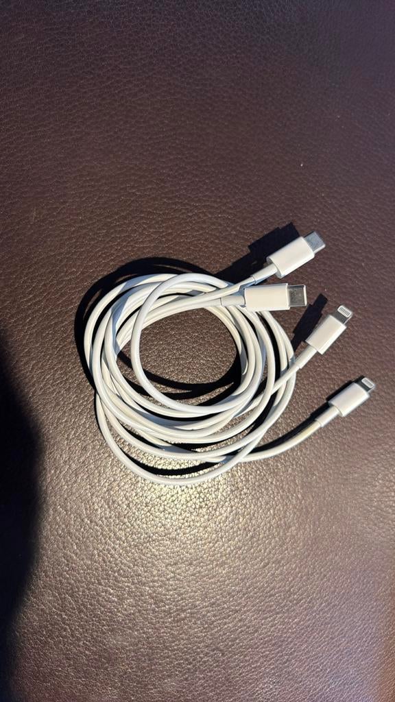2x nieuwe Apple USB C - Lightning-kabels, Ophalen of Verzenden, Zo goed als nieuw
