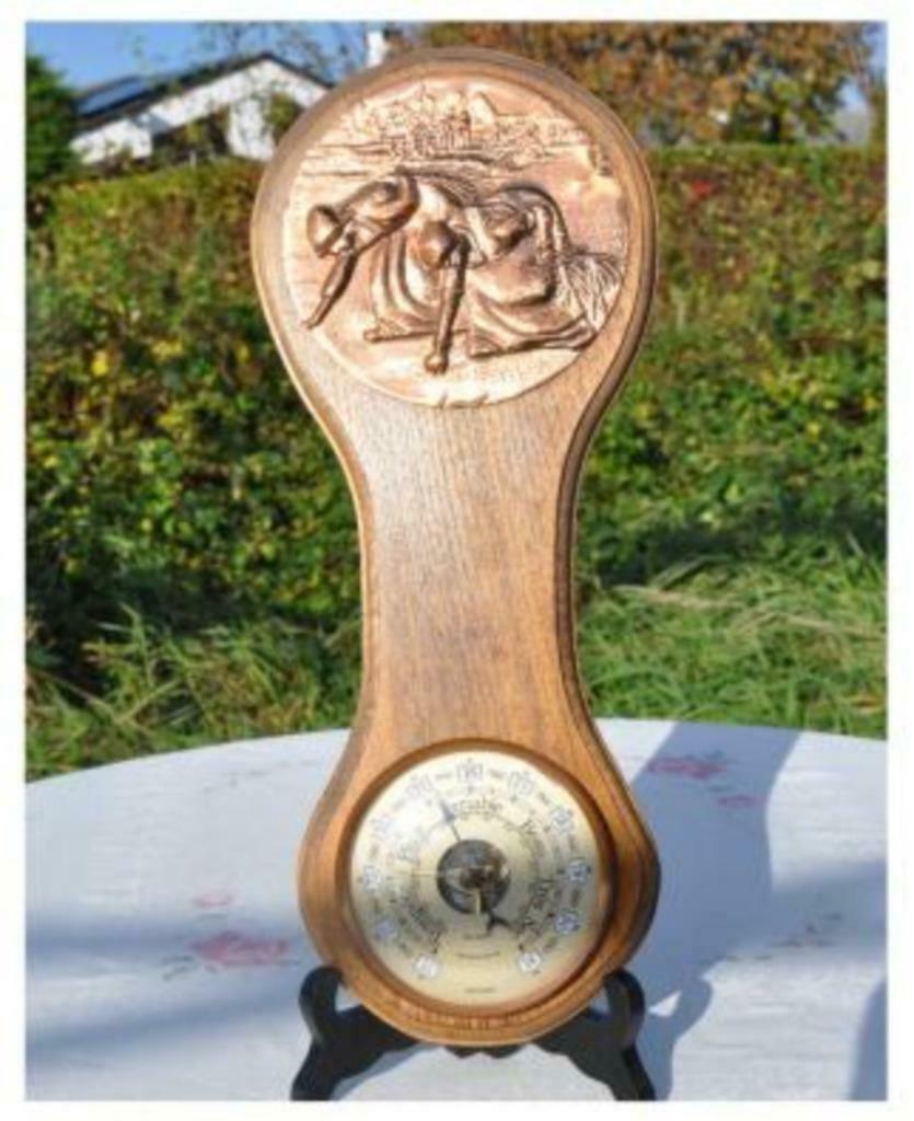 §  barometre sur bois avec medaillon en cuivre, Enlèvement ou Envoi, Utilisé, Baromètre