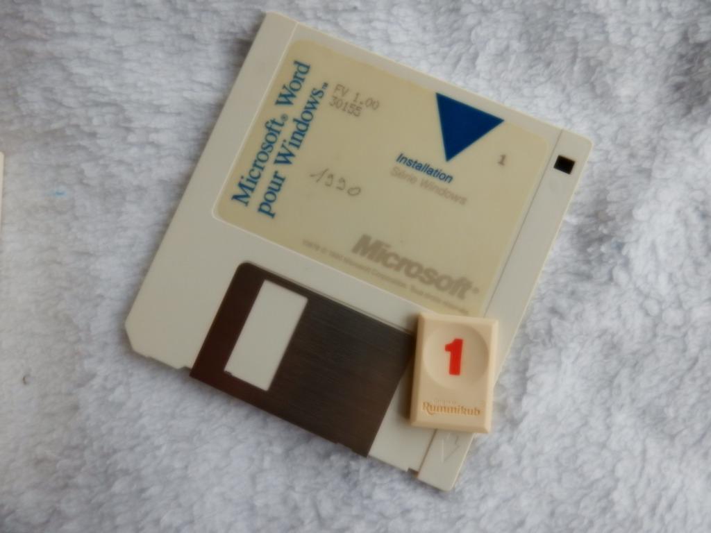 MS word & IBM dos vintage disks  mont, Enlèvement ou Envoi, Utilisé, Word, Windows