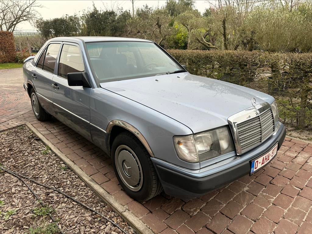 Mercedes 200 Benzine , Automaat, Schuifdak, trekhaak, Auto's, Mercedes-Benz, Bedrijf, Te koop, 200-Serie, Centrale vergrendeling