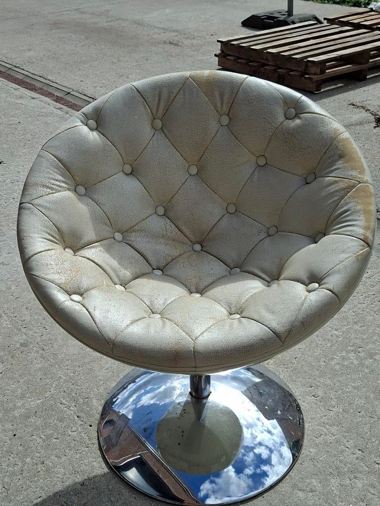 Fauteuil design coque boule pied chromé, Maison & Meubles, Enlèvement, Utilisé