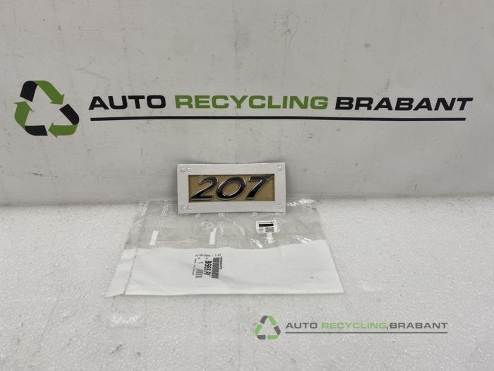 Embleem van een Peugeot 207, Gebruikt, -, -, Ophalen of Verzenden