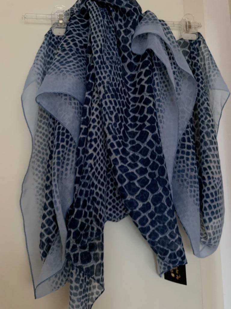 Écharpes transparentes bleu foncé, bleu claire, cerise fleur, Vêtements | Femmes, Enlèvement, Neuf, Écharpe