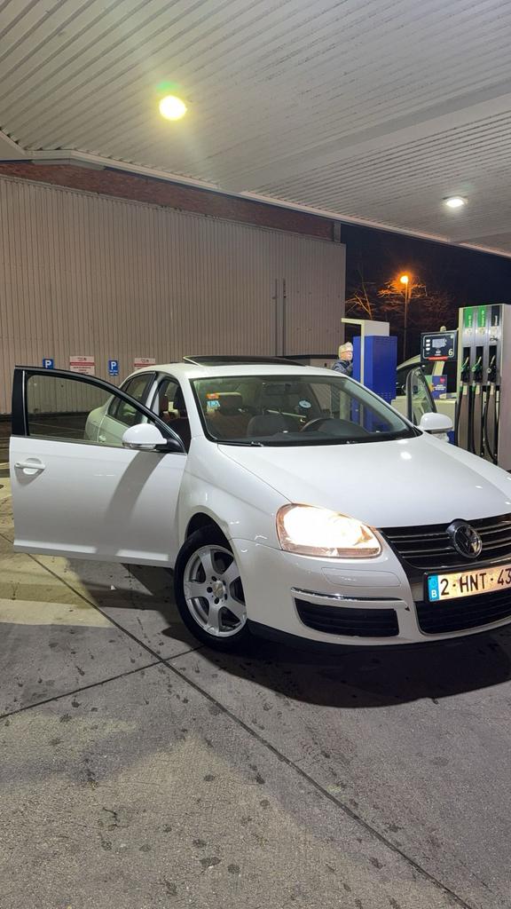 Volkswagen jetta wit, Autos, Achat, Carnet d'entretien, 5 portes, Particulier