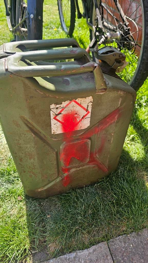 Jerrycan 20 liter - petrol and diesel - metal - green, Ophalen of Verzenden