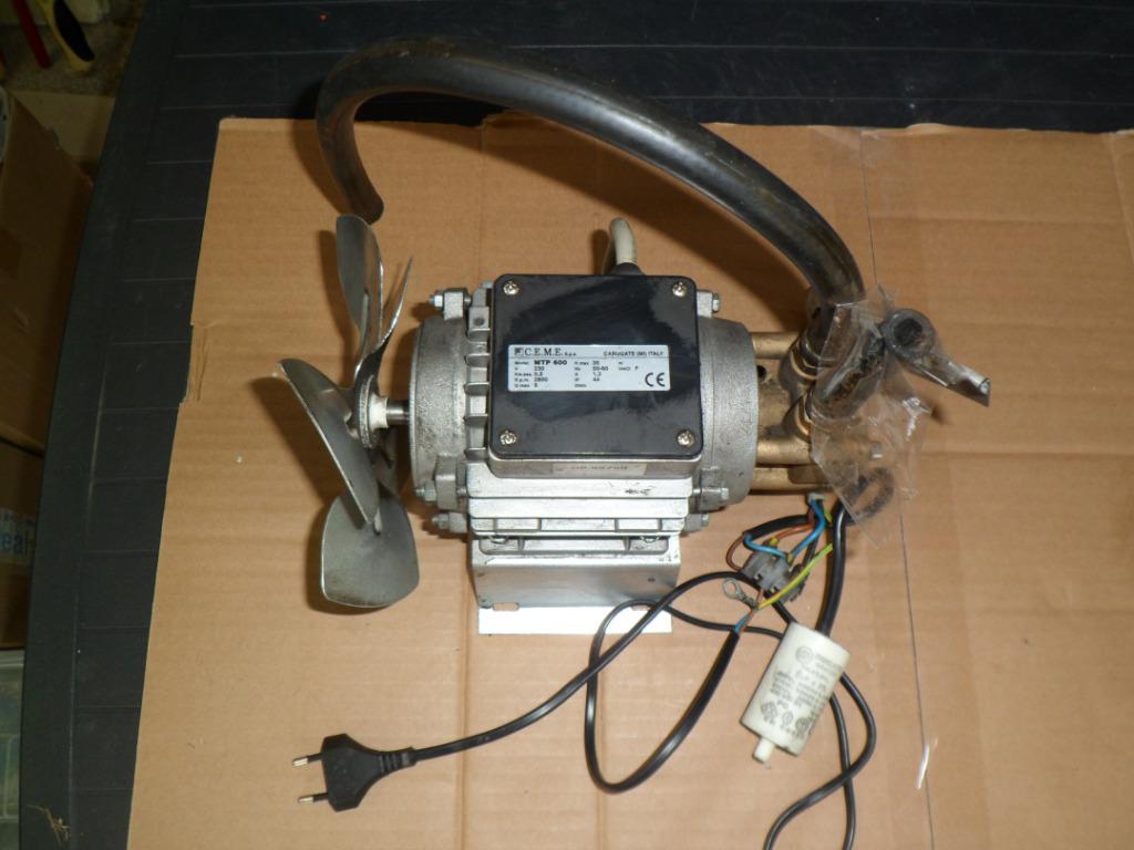 Motor C.M.E. 230vac, 0.3Kw, 2800rpm, ip44, incl. waterpomp, Ophalen of Verzenden, Gebruikt