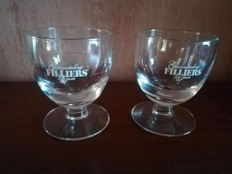 2 jenever glazen Filliers 100 jaar, Verzamelen, Ophalen of Verzenden, Nieuw, Borrel- of Shotglas