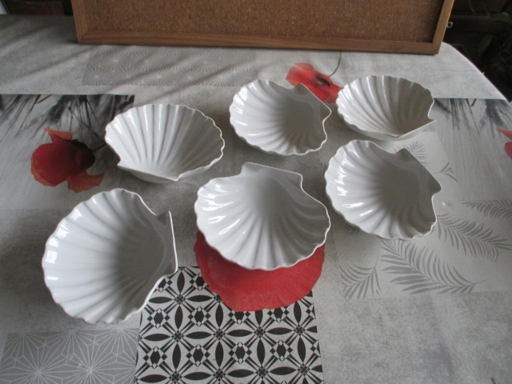 schaaltjes in de vorm van een sint-jacobsschelp, Keramiek, Ophalen of Verzenden, Effen, Schaal of Schalen