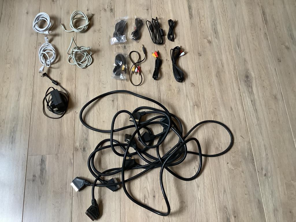 Scartkabels, netwerkkabels, stereo-audiokabels, Enlèvement, Comme neuf