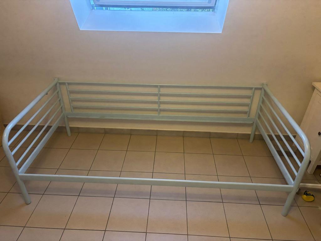 Cadre de lit en métal, Enfants & Bébés, Enlèvement, Utilisé