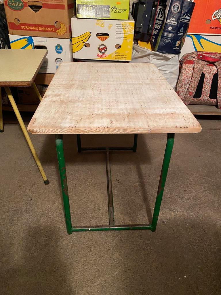Lot de 2 petites tables d’école maternelle, Ophalen, Gebruikt