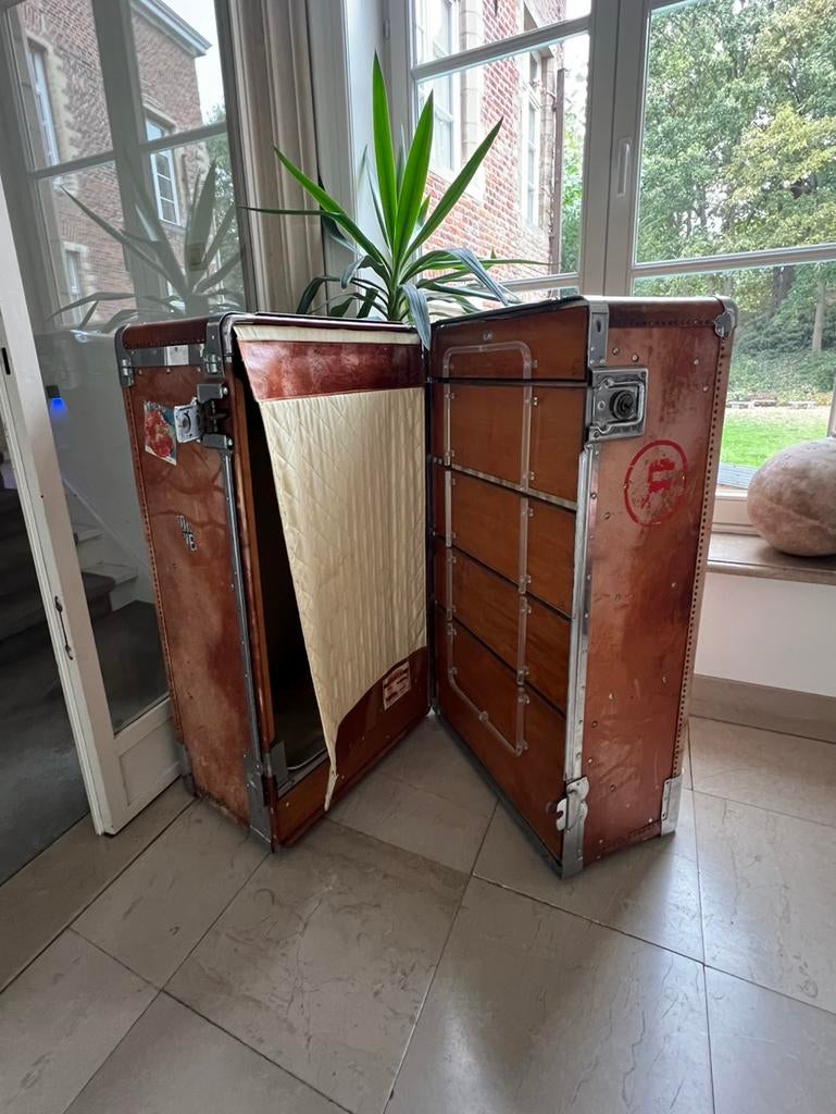Authetieke Wheary Warderobe Steamer Trunk, Antiek en Kunst, Ophalen