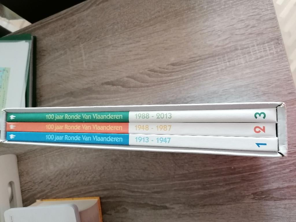 box 3 boeken " 100 jaar ronde van vlaanderen ", Boeken, Ophalen, Lopen en Fietsen, Zo goed als nieuw, Luc Schoonjans