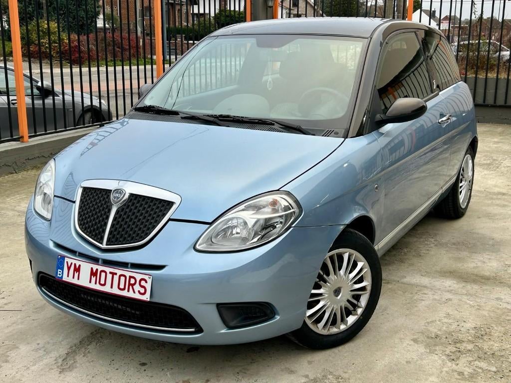 Lancia yspilon ** 115.000 km ** 2.790€, Autos, Lancia, 1242 cm³, Achat, Entreprise, Alcantara