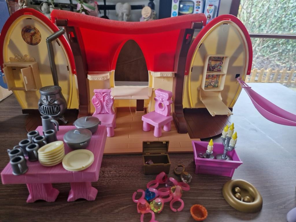 Blanche-Neige et les 7 nains avec une maison et des accessoi, Enlèvement ou Envoi, Comme neuf, Maison de poupées