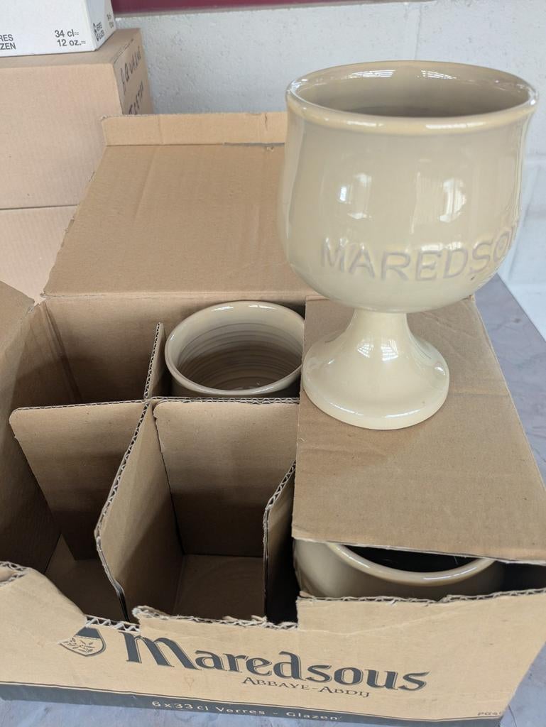 4 verres Maredsous en grès, Ophalen, Zo goed als nieuw