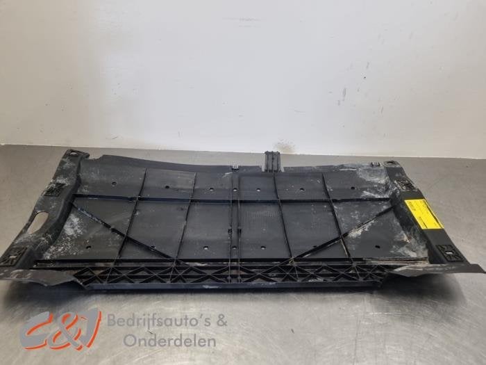 Plaque de protection moteur d'un Renault Trafic, Renault, -, 3 mois de garantie, Utilisé