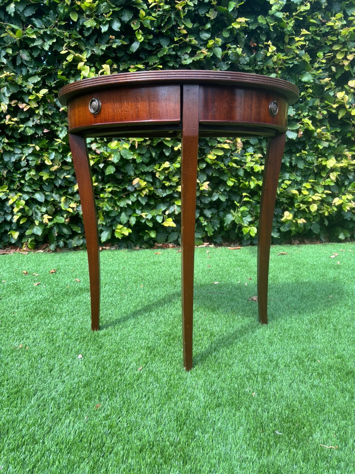 Yew Console Table by Reprodux, Antiek en Kunst, Ophalen