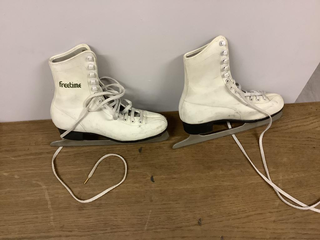 Vitrage schaatsen jaren 60/70, Sport en Fitness, Schaatsen, Gebruikt, Kunstschaatsen, Ophalen, Overige merken